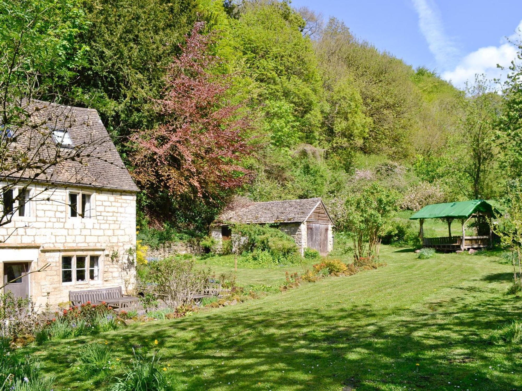 Driftcombe Farmhouse Bisley  Exterior foto