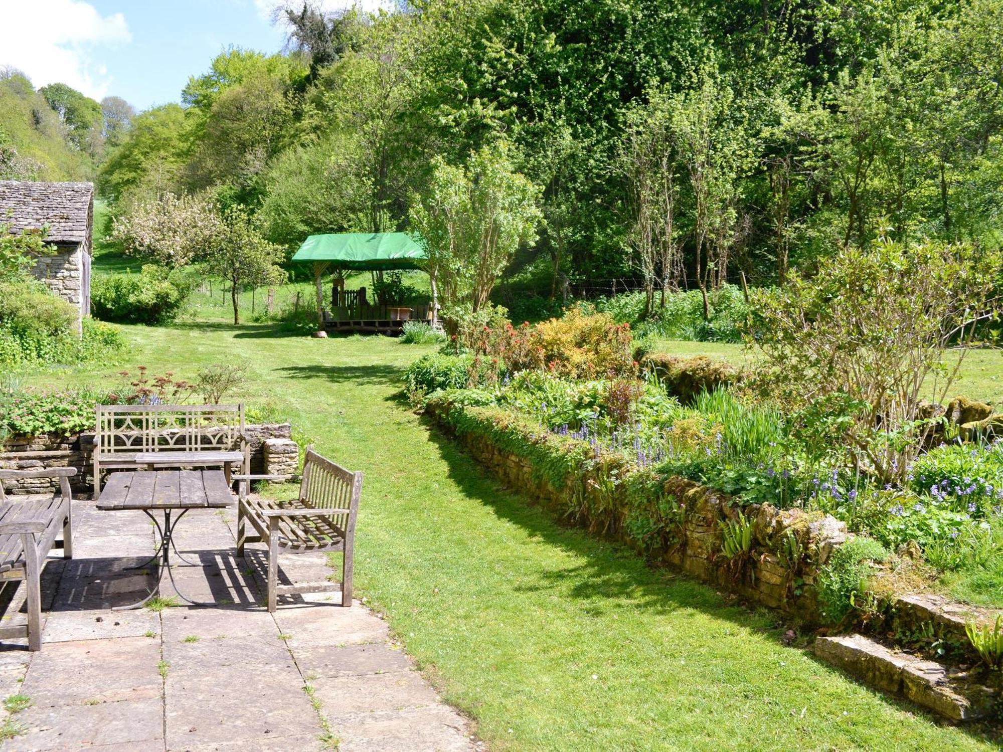 Driftcombe Farmhouse Bisley  Exterior foto